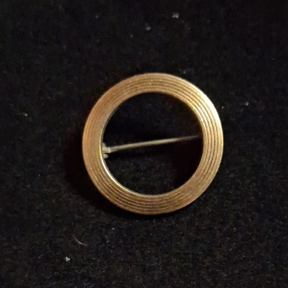 Vintage 12k Gold Filled Circular Brooch